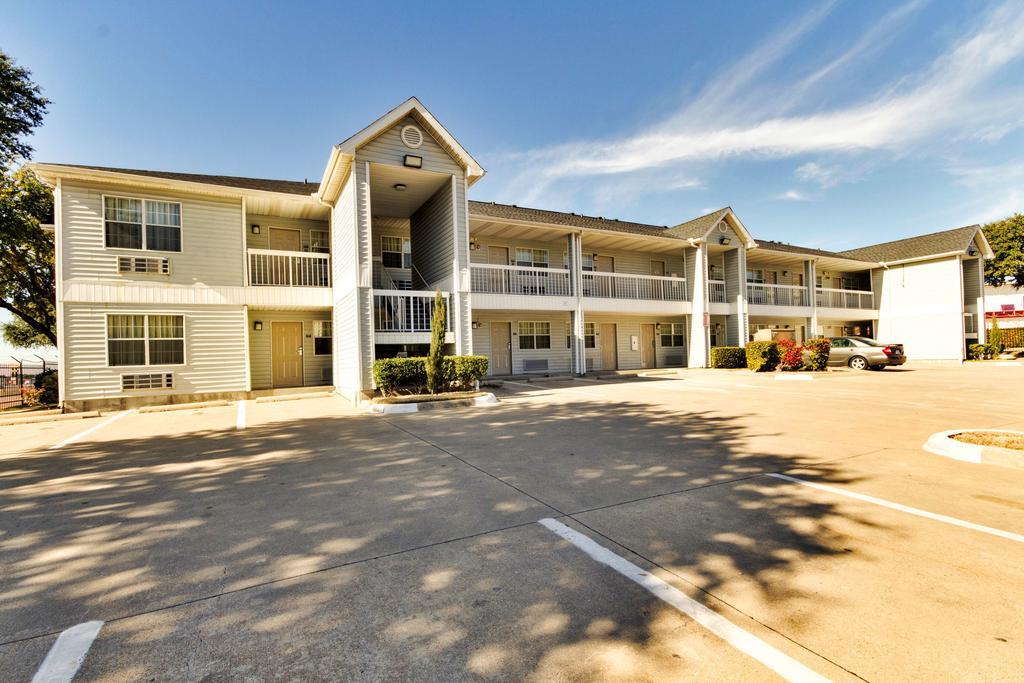 Hotel 6-dallas, Tx - Garland - Northeast 2*